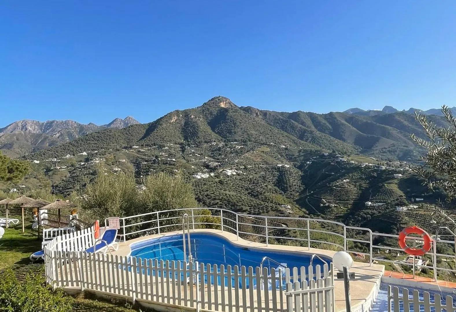 Hotel Rural Los Caracoles Фрихилиана